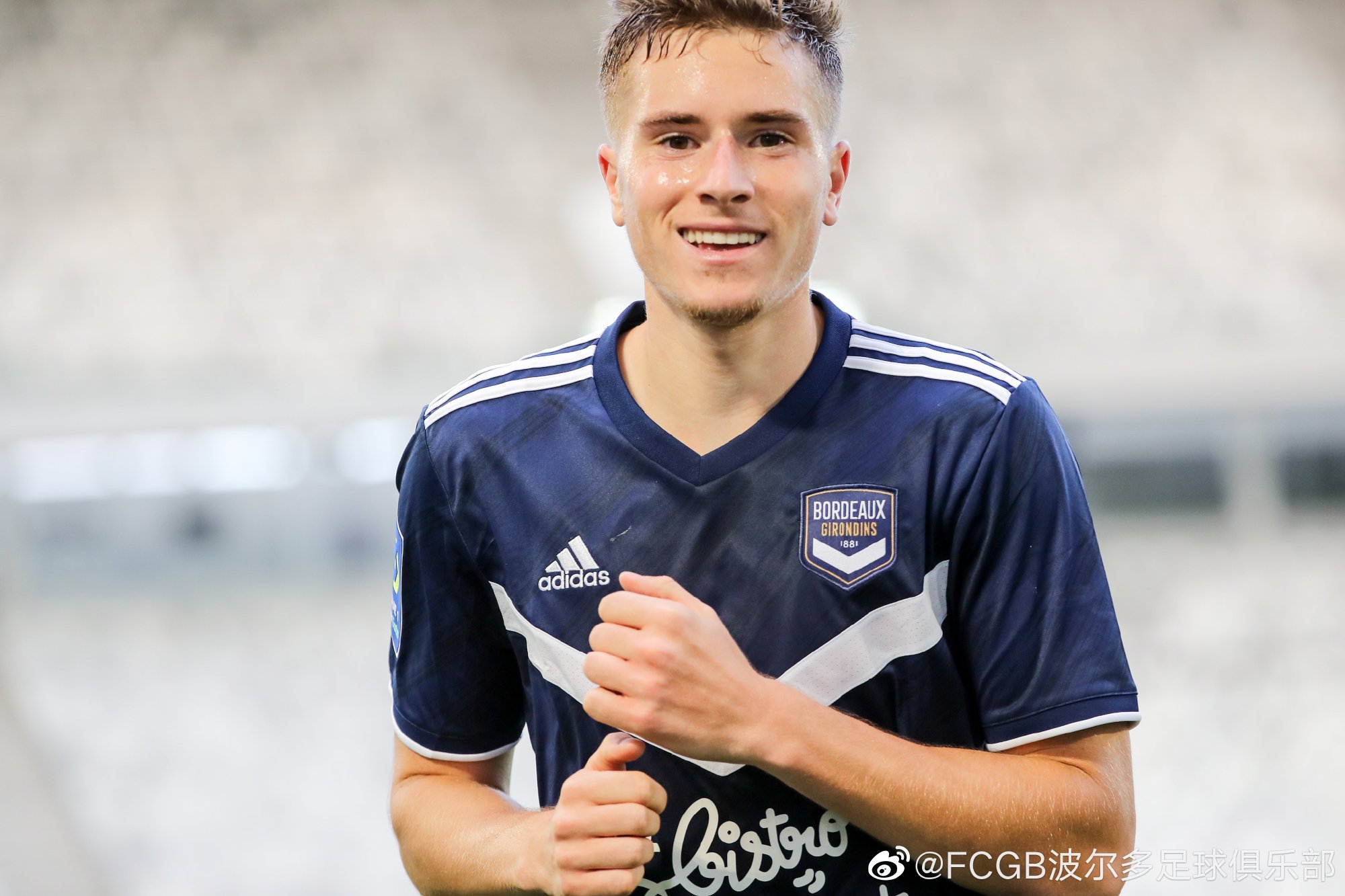 包含清晨拉齐奥备战法甲；调整名单细节曝光；引发热议；更衣室氛围转暖的词条