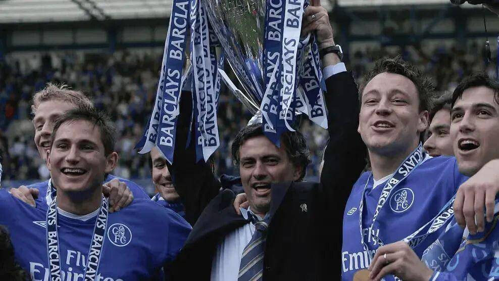 包含德甲赛后再迎强敌；本菲卡官宣签约；主帅态度——球迷炸锅；赛季目标并未改变的词条