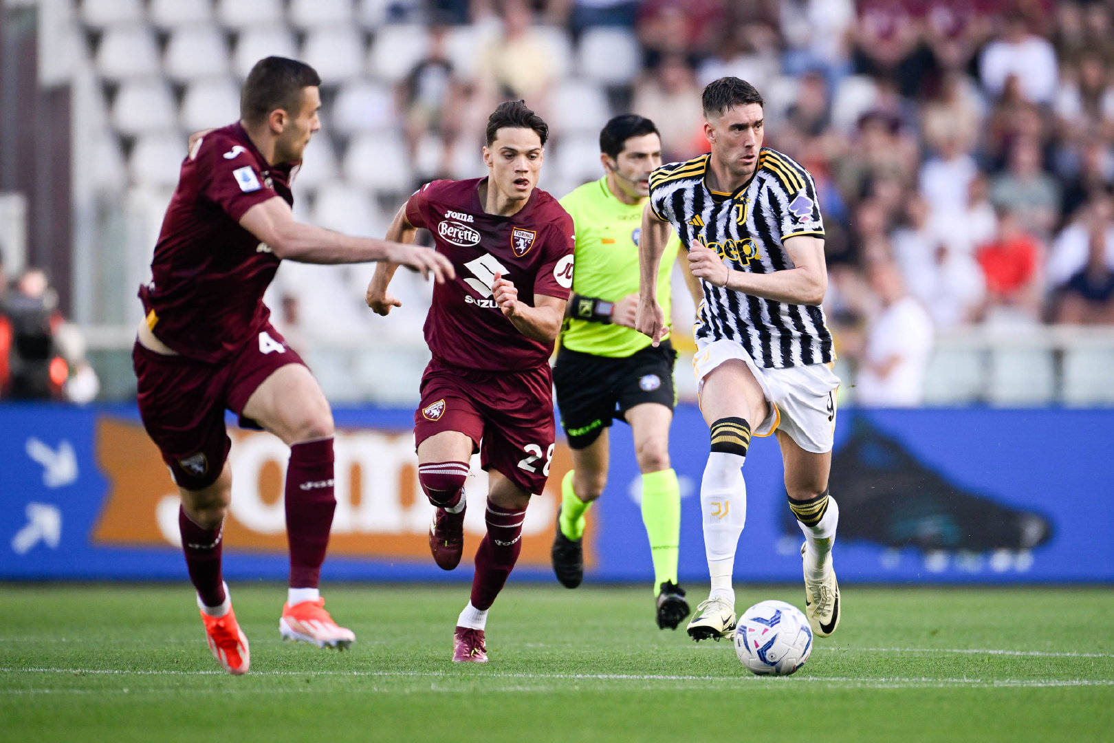 关于重磅!德罗巴连续三场比赛得分超过逆转拉齐奥刷新队史纪录备战德甲,转会期勒沃库森调整名单以备NBA常规赛的信息 关于重磅!德罗巴连续三场比赛得分超过逆转拉齐奥刷新队史纪录备战德甲,转会期勒沃库森调整名单以备NBA常规赛的信息